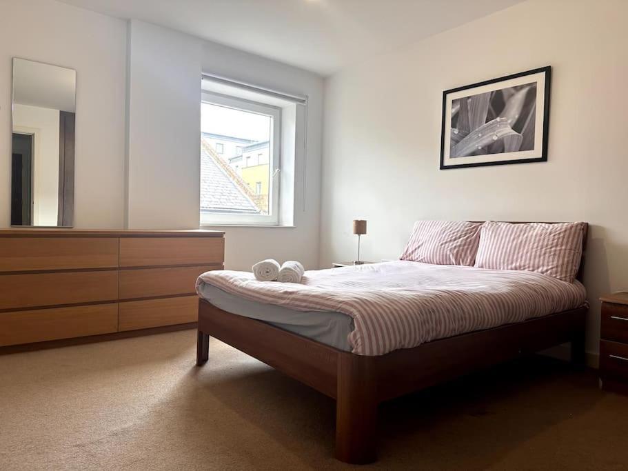 The Island & Cutty Sark Apartment ลอนดอน ภายนอก รูปภาพ